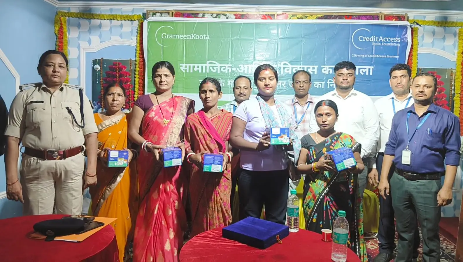 साइबर अपराध से बचाव और वित्तीय साक्षरता पर कार्यशाला आयोजित | Prabhat Khabar Network साइबर अपराध से बचाव और वित्तीय साक्षरता पर कार्यशाला आयोजित | Prabhat Khabar Network