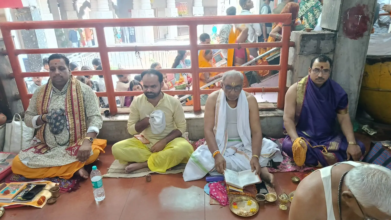 फोटो- गया- साधना में लीन मां के भक्त | Prabhat Khabar Network फोटो- गया- साधना में लीन मां के भक्त | Prabhat Khabar Network