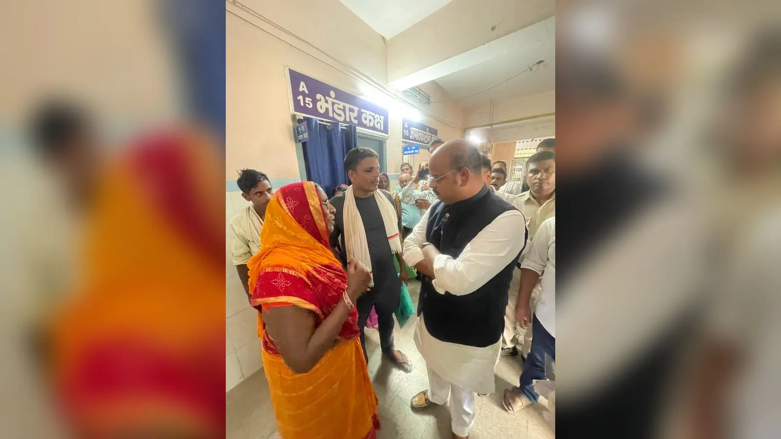 अनुमंडलीय अस्पताल का निरीक्षण करते विधायक | Prabhat Khabar Network अनुमंडलीय अस्पताल का निरीक्षण करते विधायक | Prabhat Khabar Network