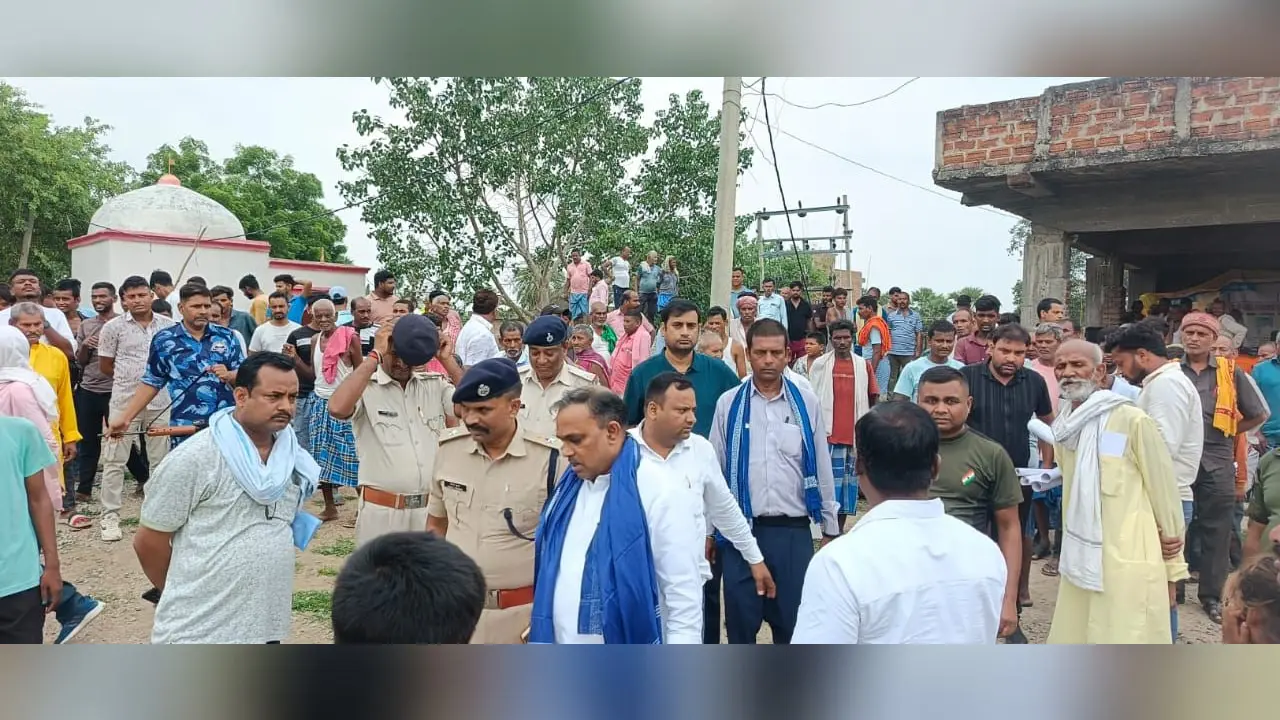 स्थल की जांच करते आयोग के सदस्य | Prabhat Khabar Network स्थल की जांच करते आयोग के सदस्य | Prabhat Khabar Network