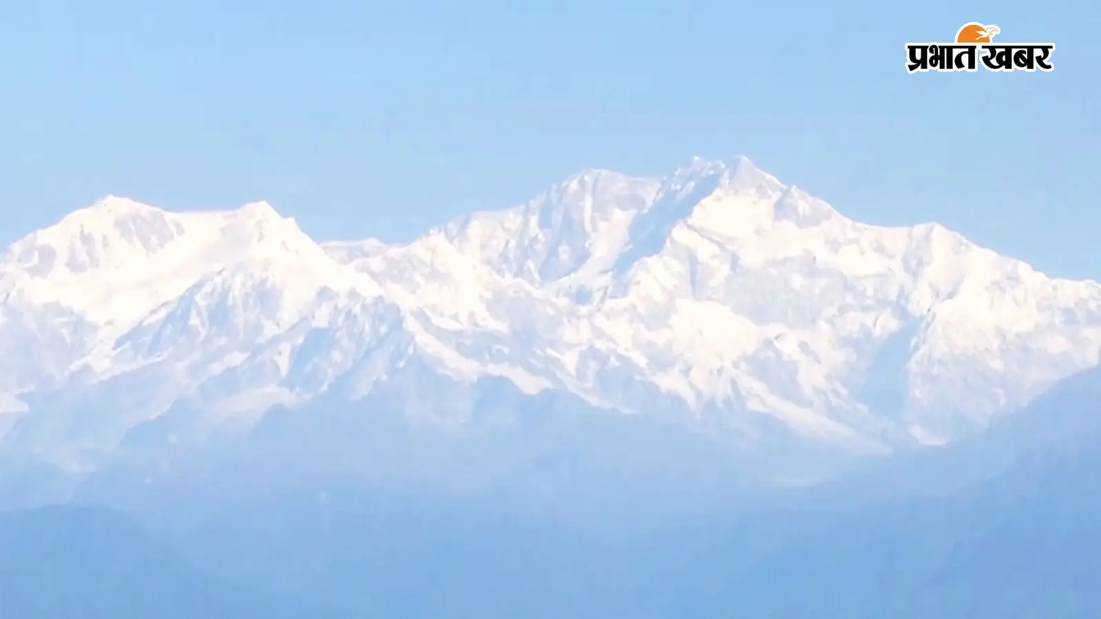 दार्जिलिंग से दिखता कंचनगंजा का खूबसूरत नजारा. दार्जिलिंग से दिखता कंचनगंजा का खूबसूरत नजारा.