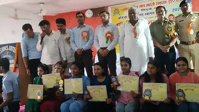 सिजुआ इंटर कॉलेज में प्रतिभा सम्मान व फ्रेशर्स वेलकम: टॉपर्स हुए सम्मानित, SSP प्रभात कुमार रहे मुख्य अतिथि