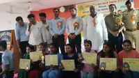 सिजुआ इंटर कॉलेज में प्रतिभा सम्मान व फ्रेशर्स वेलकम: टॉपर्स हुए सम्मानित, SSP प्रभात कुमार रहे मुख्य अतिथि