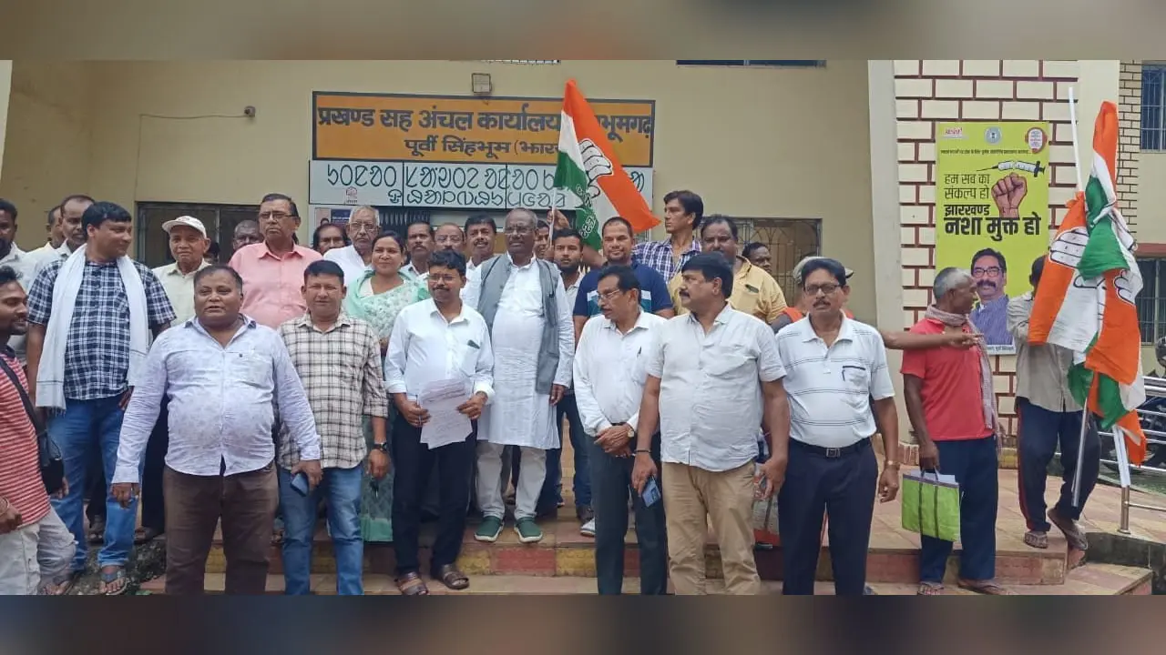 18जी 13-प्रखंड कार्यालय के समक्ष प्रदर्शन करते कांग्रेसी | Prabhat Khabar Network 18जी 13-प्रखंड कार्यालय के समक्ष प्रदर्शन करते कांग्रेसी | Prabhat Khabar Network