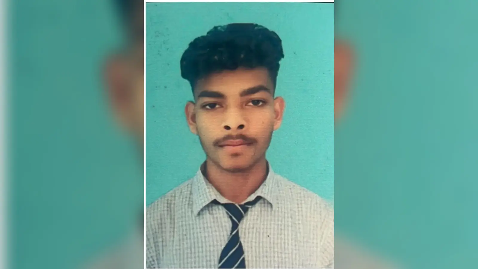 मेधावी छात्र परितोष सिंह का फाइल फोटो। | Prabhat Khabar Network मेधावी छात्र परितोष सिंह का फाइल फोटो। | Prabhat Khabar Network