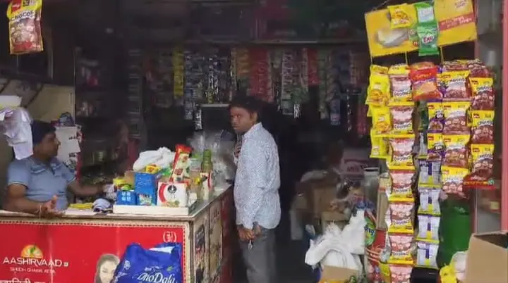 बिष्टुपुर में दो दुकान से 1.90 लाख रुपये की चोरी | Prabhat Khabar Network बिष्टुपुर में दो दुकान से 1.90 लाख रुपये की चोरी | Prabhat Khabar Network