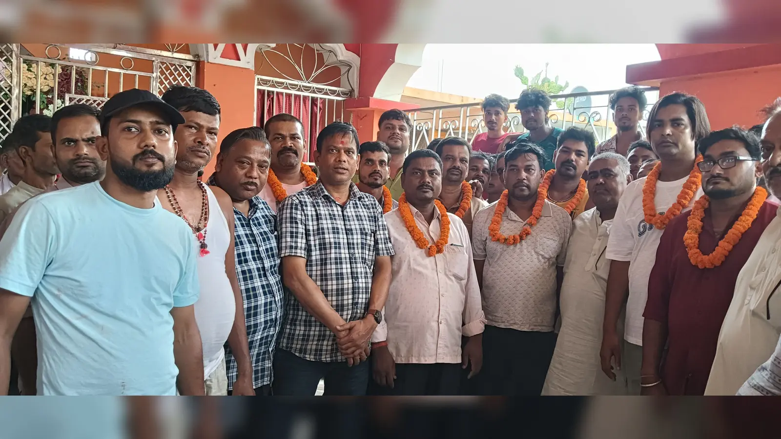 फोटो, नवनिर्वाचित अध्यक्ष सहित अन्य लोग मौजूद | Prabhat Khabar Network फोटो, नवनिर्वाचित अध्यक्ष सहित अन्य लोग मौजूद | Prabhat Khabar Network
