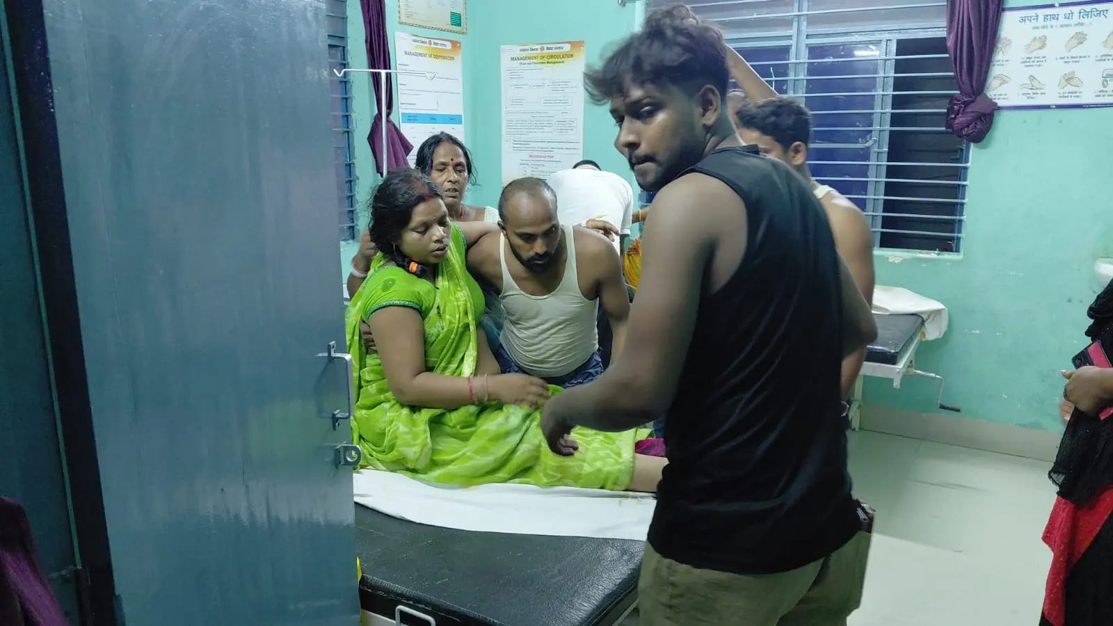 अस्पताल में इलाज के लिए भर्ती महिला | Prabhat Khabar Network अस्पताल में इलाज के लिए भर्ती महिला | Prabhat Khabar Network