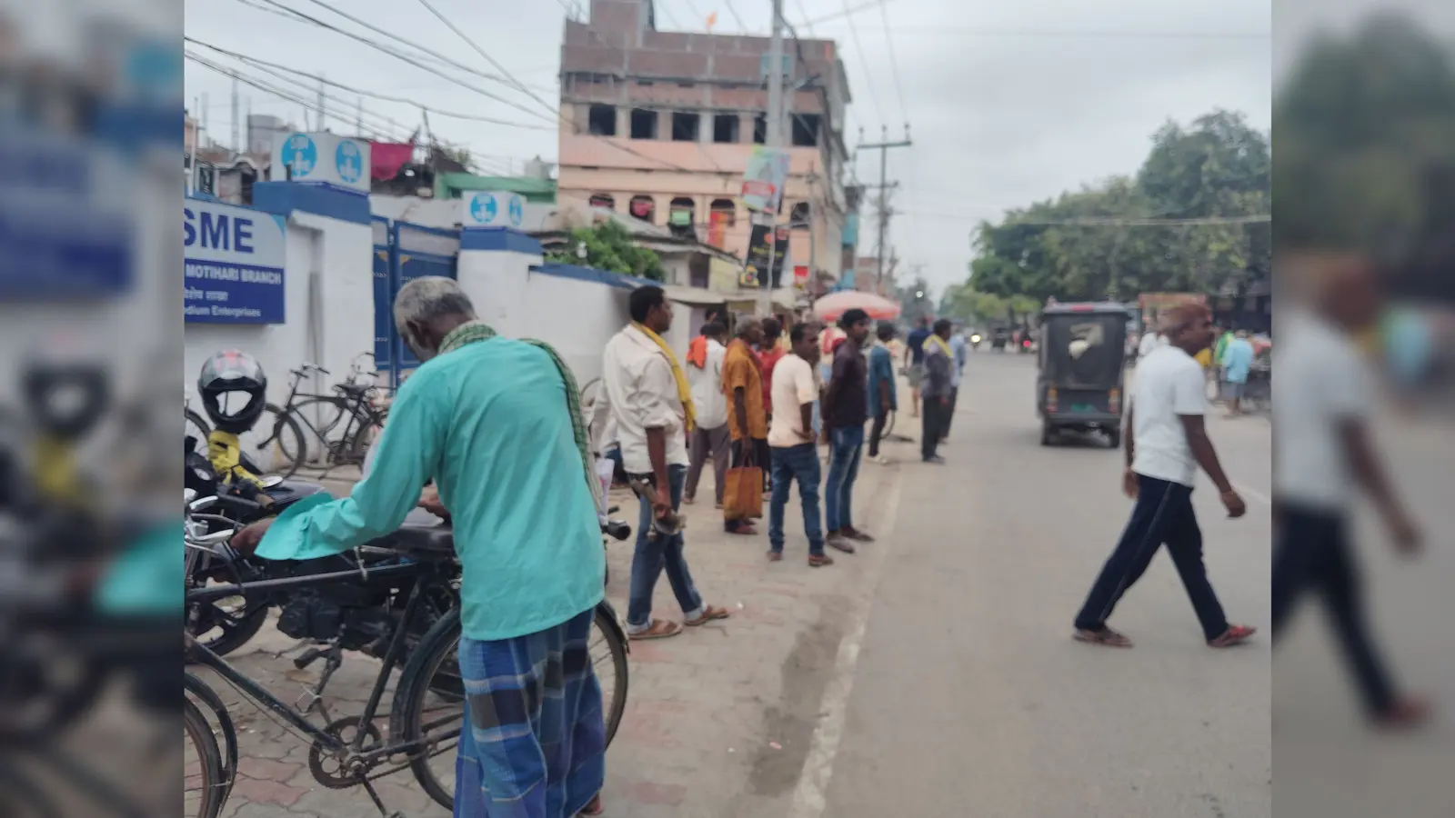 शहर के ज्ञान बाबू चौक पर मजदूर | Prabhat Khabar Network शहर के ज्ञान बाबू चौक पर मजदूर | Prabhat Khabar Network