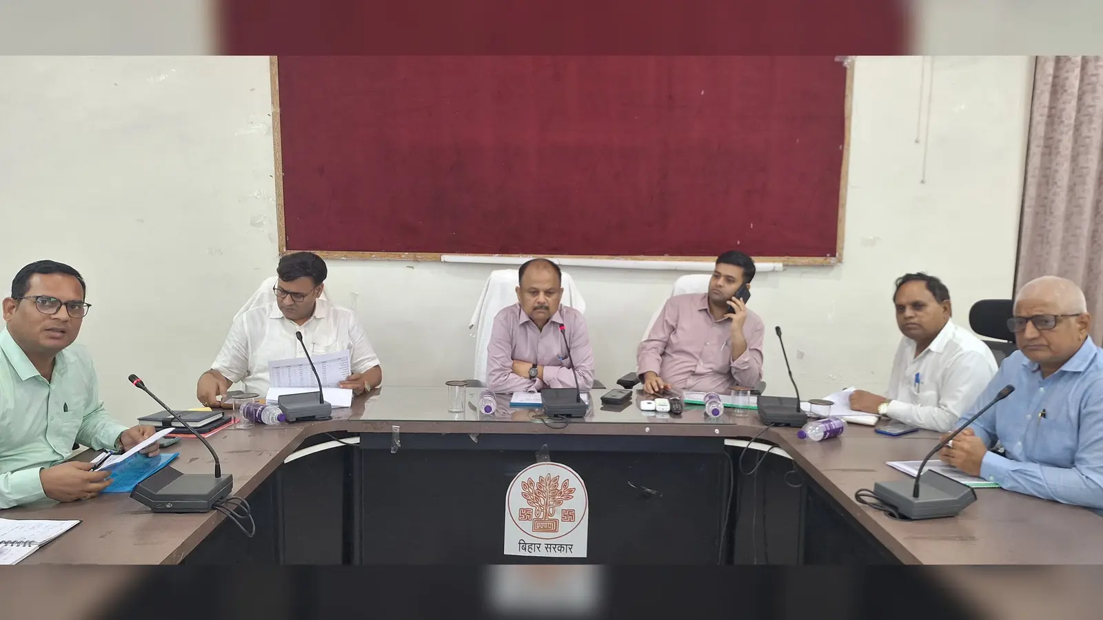 फोटो - सहरसा - बैठक करते डीएम व अन्य | Prabhat Khabar Network फोटो - सहरसा - बैठक करते डीएम व अन्य | Prabhat Khabar Network