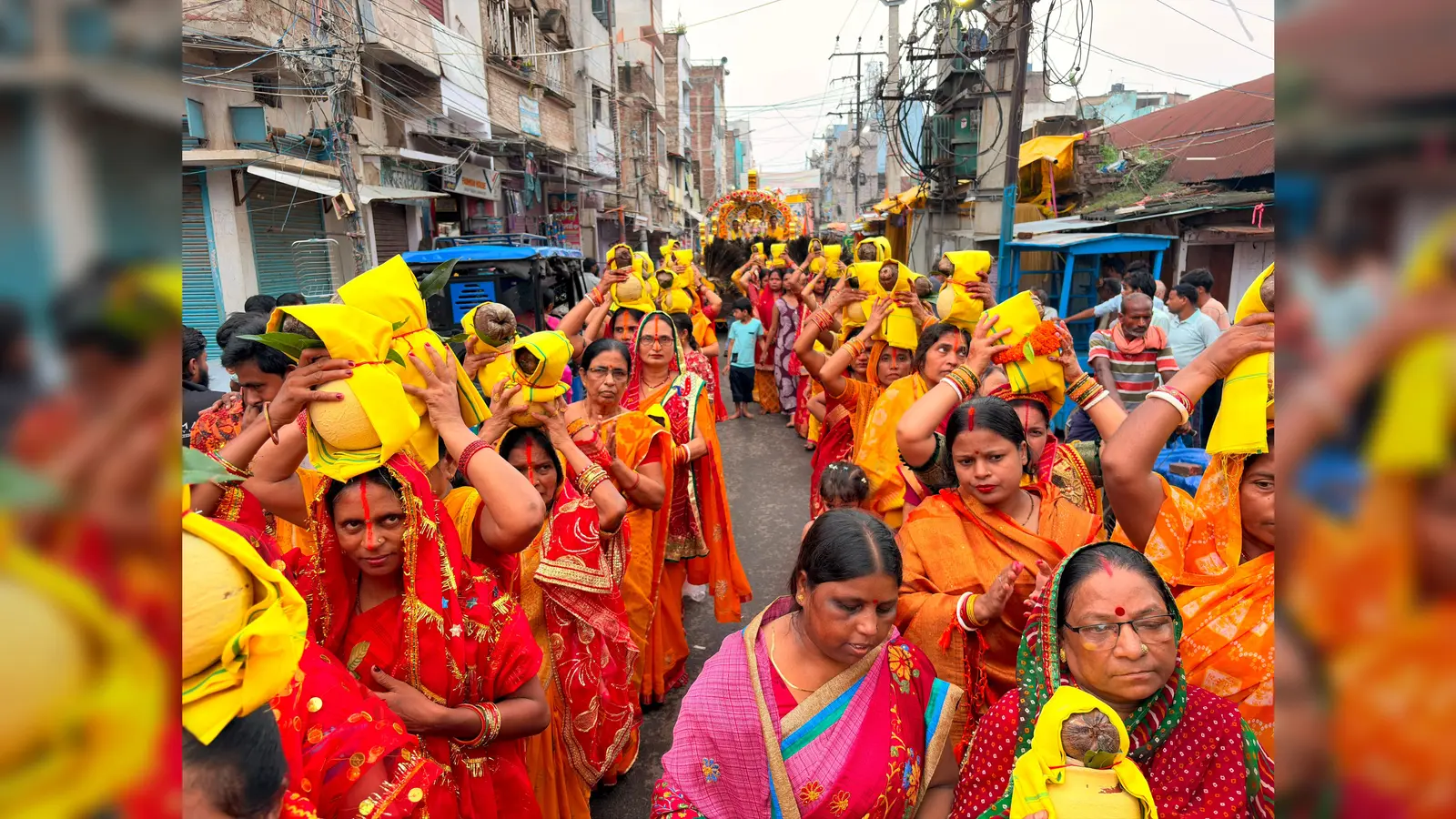 मंगल कलश शोभायात्रा में शामिल महिलाएं | Prabhat Khabar Network मंगल कलश शोभायात्रा में शामिल महिलाएं | Prabhat Khabar Network