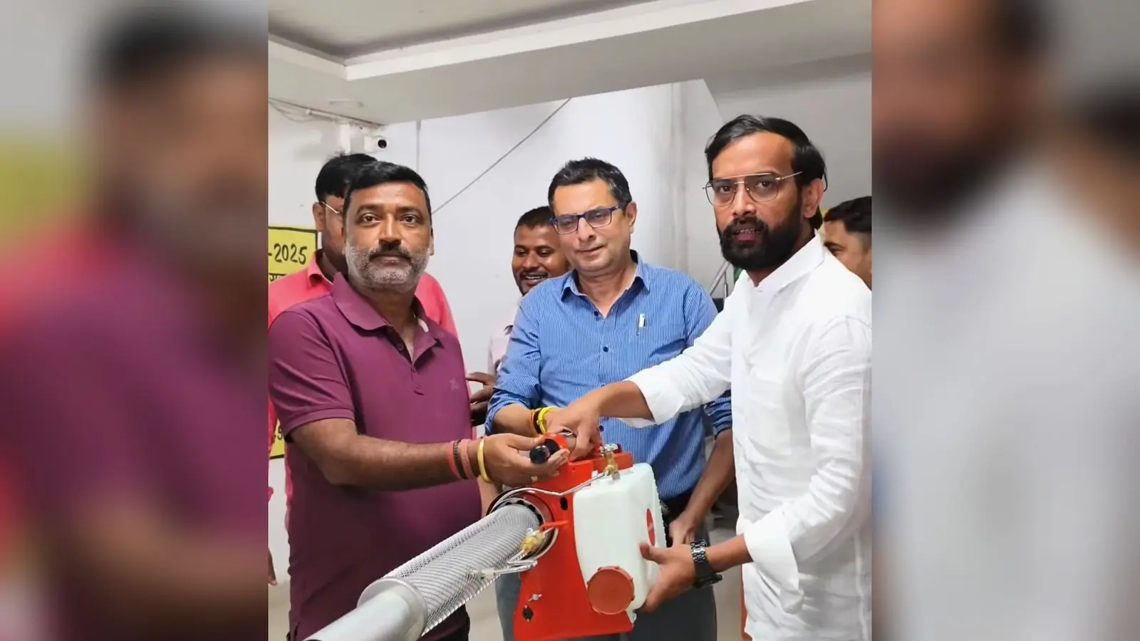 फोटो - सहरसा - फॉगिंग मशीन देते नगर आयुक्त व अन्य | Prabhat Khabar Network फोटो - सहरसा - फॉगिंग मशीन देते नगर आयुक्त व अन्य | Prabhat Khabar Network