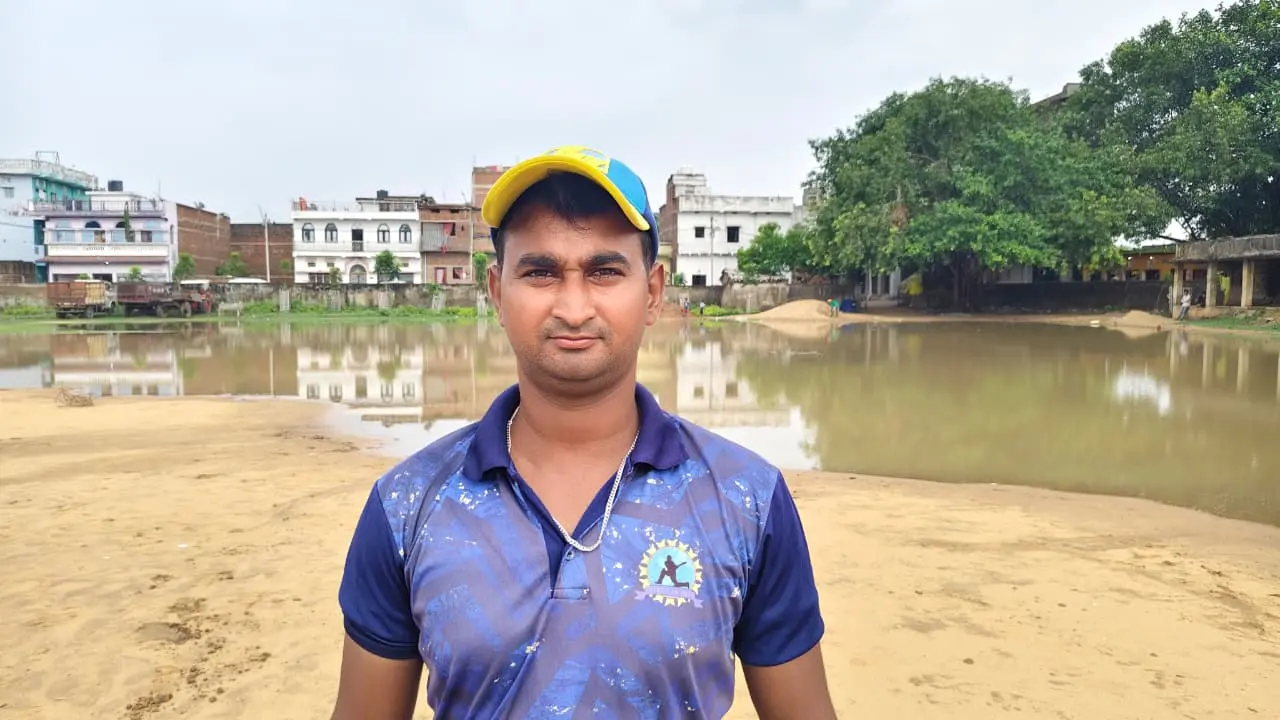 स्टेडियम गोड़ारी में जल जमाव को दिखाते कोच कुलबुल सोनी 2 - खेल स्टेडियम गोड़ारी में जल जमाव , खिलाडियों के प्रैक्टिस बाधित | Prabhat Khabar Network स्टेडियम गोड़ारी में जल जमाव को दिखाते कोच कुलबुल सोनी 2 - खेल स्टेडियम गोड़ारी में जल जमाव , खिलाडियों के प्रैक्टिस बाधित | Prabhat Khabar Network