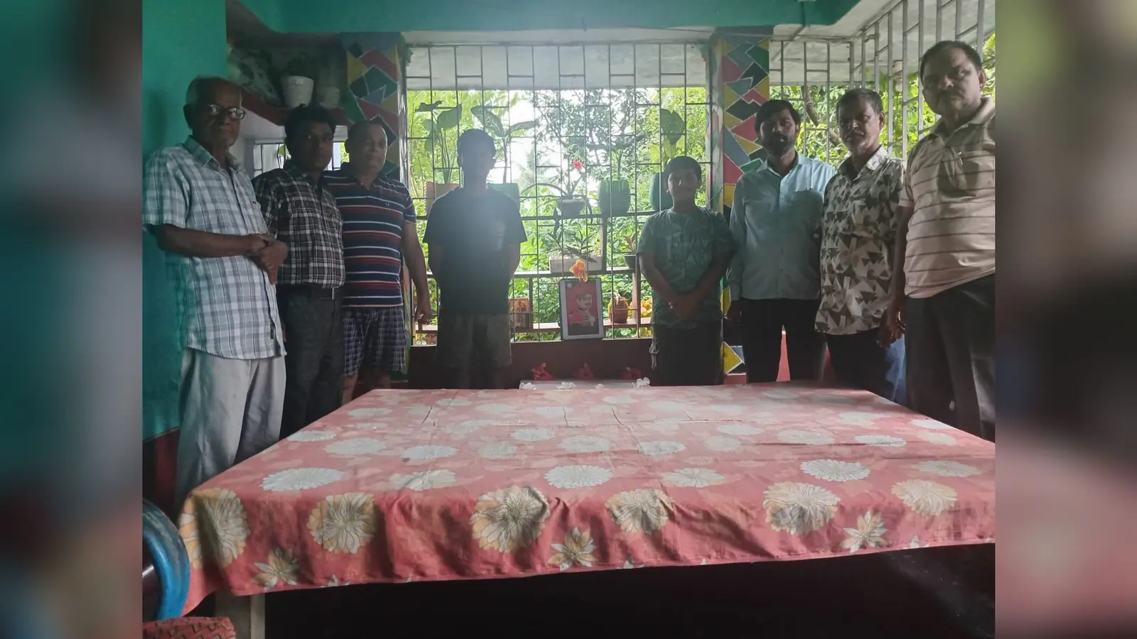 फोटो कैप्शन -:-- महान क्रांतिकारी मंगल पांडे का जयंती समारोह में मौजूद लोग | Prabhat Khabar Network फोटो कैप्शन -:-- महान क्रांतिकारी मंगल पांडे का जयंती समारोह में मौजूद लोग | Prabhat Khabar Network