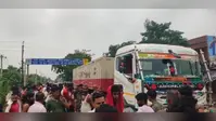 सुलतानगंज में रफ्तार का कहर:  ट्रक ने नवविवाहिता को कुचला, पति की आंखों के सामने टूटा जीवनभर का सपना