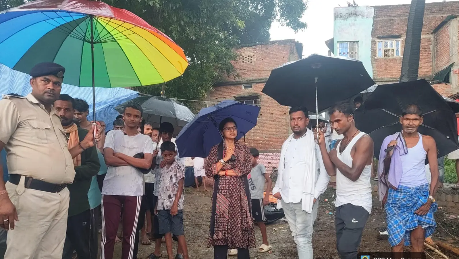 उपस्थिति अंचलाधिकारी व मुखिया | Prabhat Khabar Network उपस्थिति अंचलाधिकारी व मुखिया | Prabhat Khabar Network