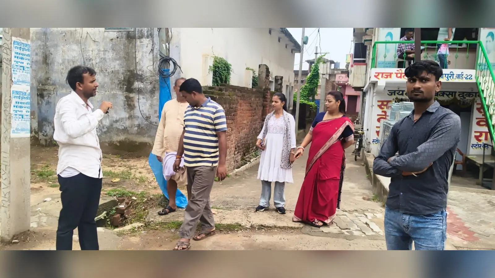 मौलाबाग में निरीक्षण करतीं मुख्य पार्षद अंजलि कुमारी | Prabhat Khabar Network मौलाबाग में निरीक्षण करतीं मुख्य पार्षद अंजलि कुमारी | Prabhat Khabar Network