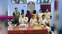 नवादा के वारिसलीगंज में तीन साइबर अपराधी गिरफ्तार, फर्जी सिम और कस्टमर डाटा बरामद