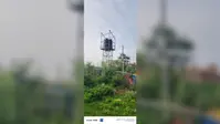 जलमीनार तो खड़ा है, लेकिन सोलर प्लेट व समरसिबल गायब