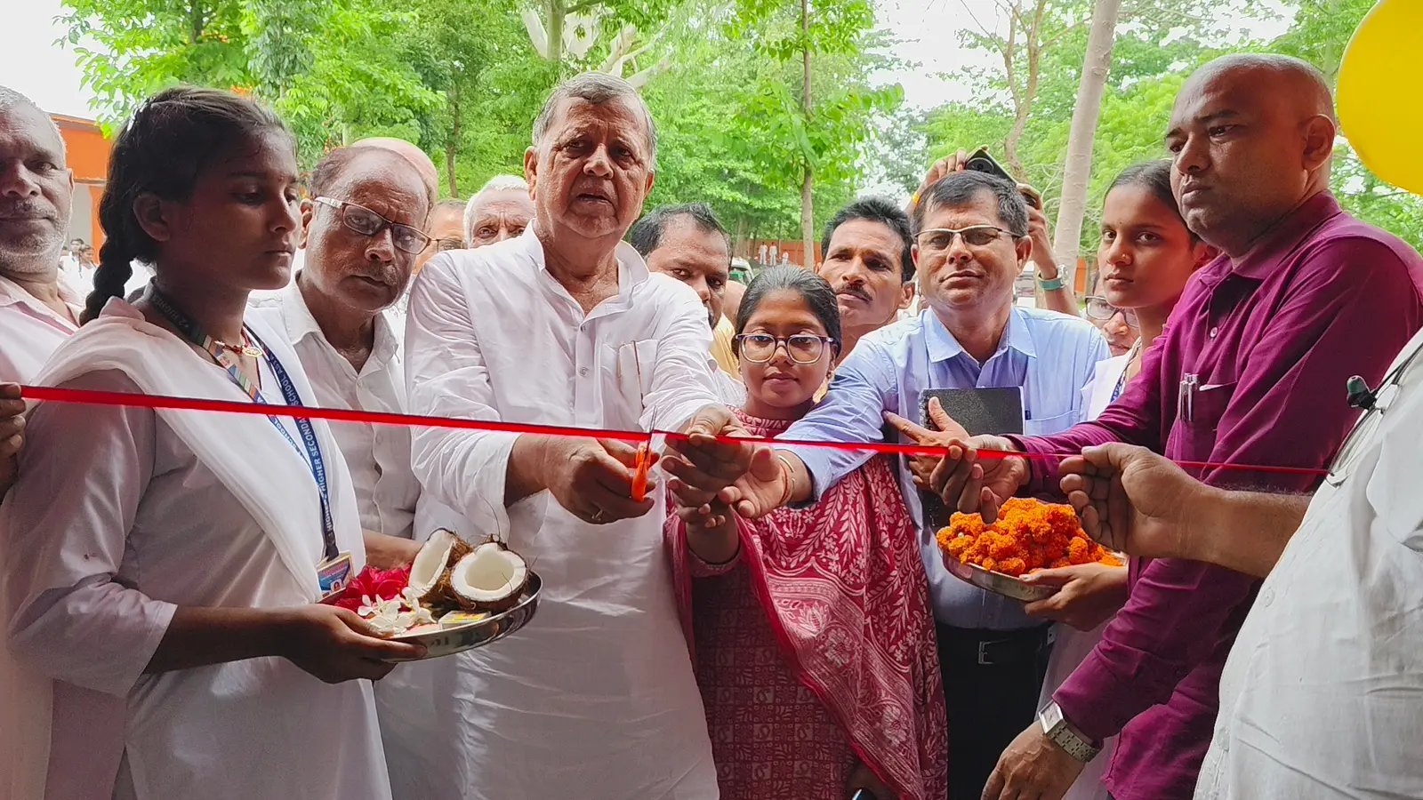 मॉडल स्कूल का उद्घाटन करते हिलसा विधायक कृष्ण मुरारी शरण उर्फ प्रेम मुखिया | Prabhat Khabar Network मॉडल स्कूल का उद्घाटन करते हिलसा विधायक कृष्ण मुरारी शरण उर्फ प्रेम मुखिया | Prabhat Khabar Network