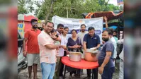 रोटरी क्लब ने 50 जरूरतमंदों को कराया भोजन, स्टेशन रोड पर लगा फूड डोनेशन कैंप