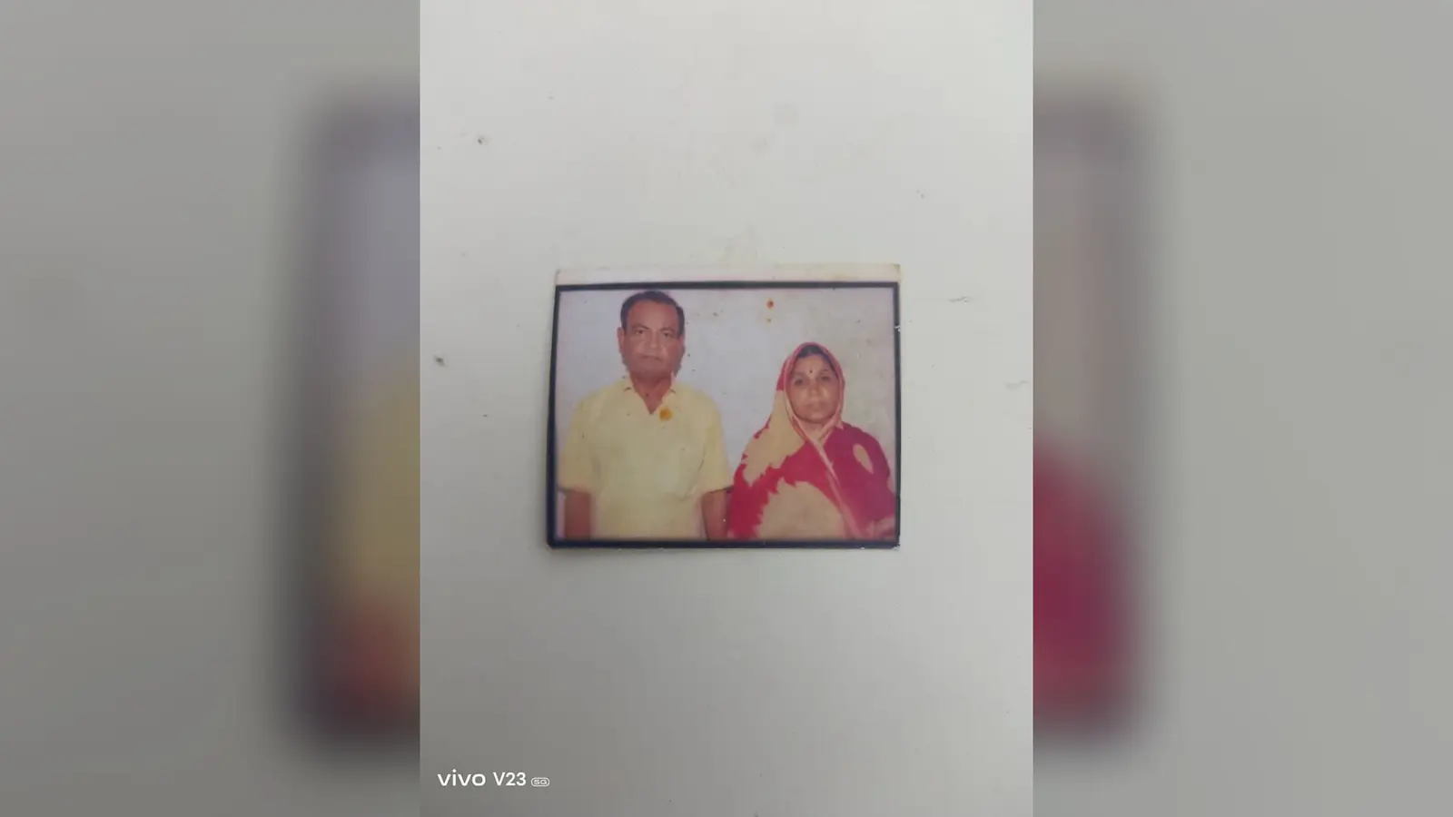 मृतक का अपने पत्नी के साथ फ़ाइल फोटो | Prabhat Khabar Network मृतक का अपने पत्नी के साथ फ़ाइल फोटो | Prabhat Khabar Network