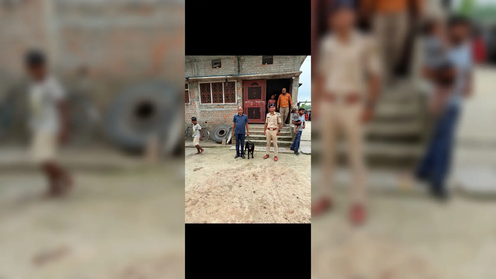 डॉग स्क्वायड की टीम प्रशिक्षित कुत्ता के साथ | Prabhat Khabar Network डॉग स्क्वायड की टीम प्रशिक्षित कुत्ता के साथ | Prabhat Khabar Network