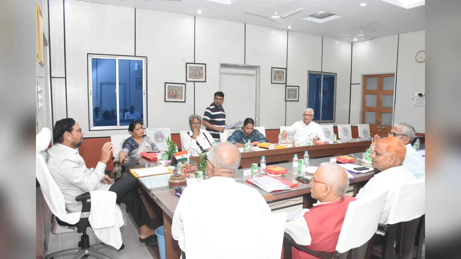 सिंडिकेट के बैठक की अध्यक्षता करते कुलपति प्रो. संजय कुमार चौधरी व सदस्य | Prabhat Khabar Network सिंडिकेट के बैठक की अध्यक्षता करते कुलपति प्रो. संजय कुमार चौधरी व सदस्य | Prabhat Khabar Network