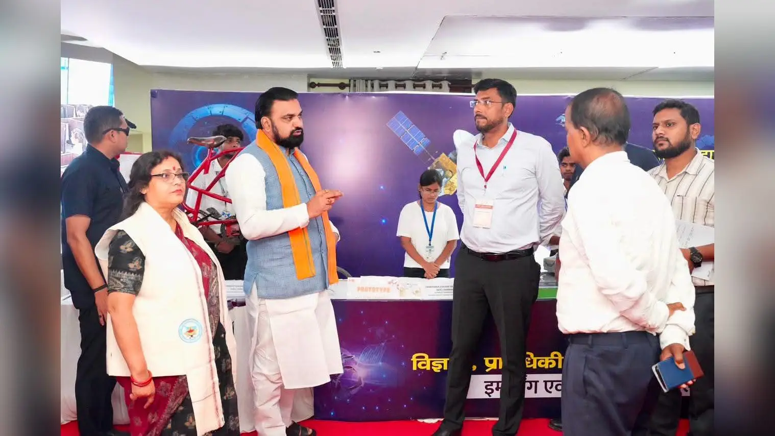 ज्ञान भवन पटना में आयोजित कार्यक्रम में उपस्थित मुख्यमंत्री सम्राट चौधरी व अन्य | Prabhat Khabar Network ज्ञान भवन पटना में आयोजित कार्यक्रम में उपस्थित मुख्यमंत्री सम्राट चौधरी व अन्य | Prabhat Khabar Network