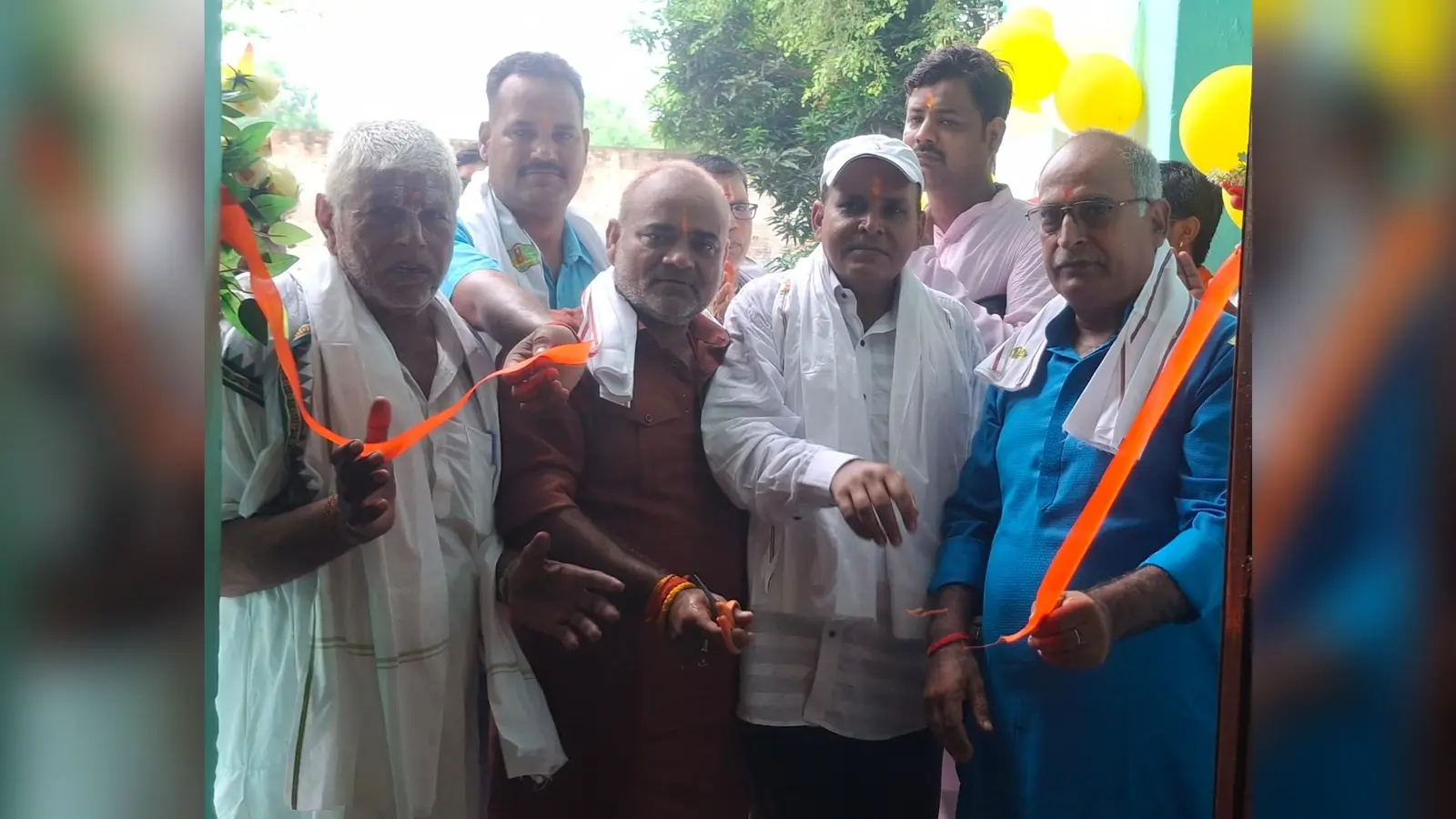 प्रखंड के खरांटी स्थित शहीद जगतपति कुमार स्मारक के समीप रविवार को सड़क दुर्घटना रोकथाम फाउंडेशन चैरिटेबल ट्रस्ट के प्रधान कार्यालय का शुभारंभ किया गया। | Prabhat Khabar Network प्रखंड के खरांटी स्थित शहीद जगतपति कुमार स्मारक के समीप रविवार को सड़क दुर्घटना रोकथाम फाउंडेशन चैरिटेबल ट्रस्ट के प्रधान कार्यालय का शुभारंभ किया गया। | Prabhat Khabar Network