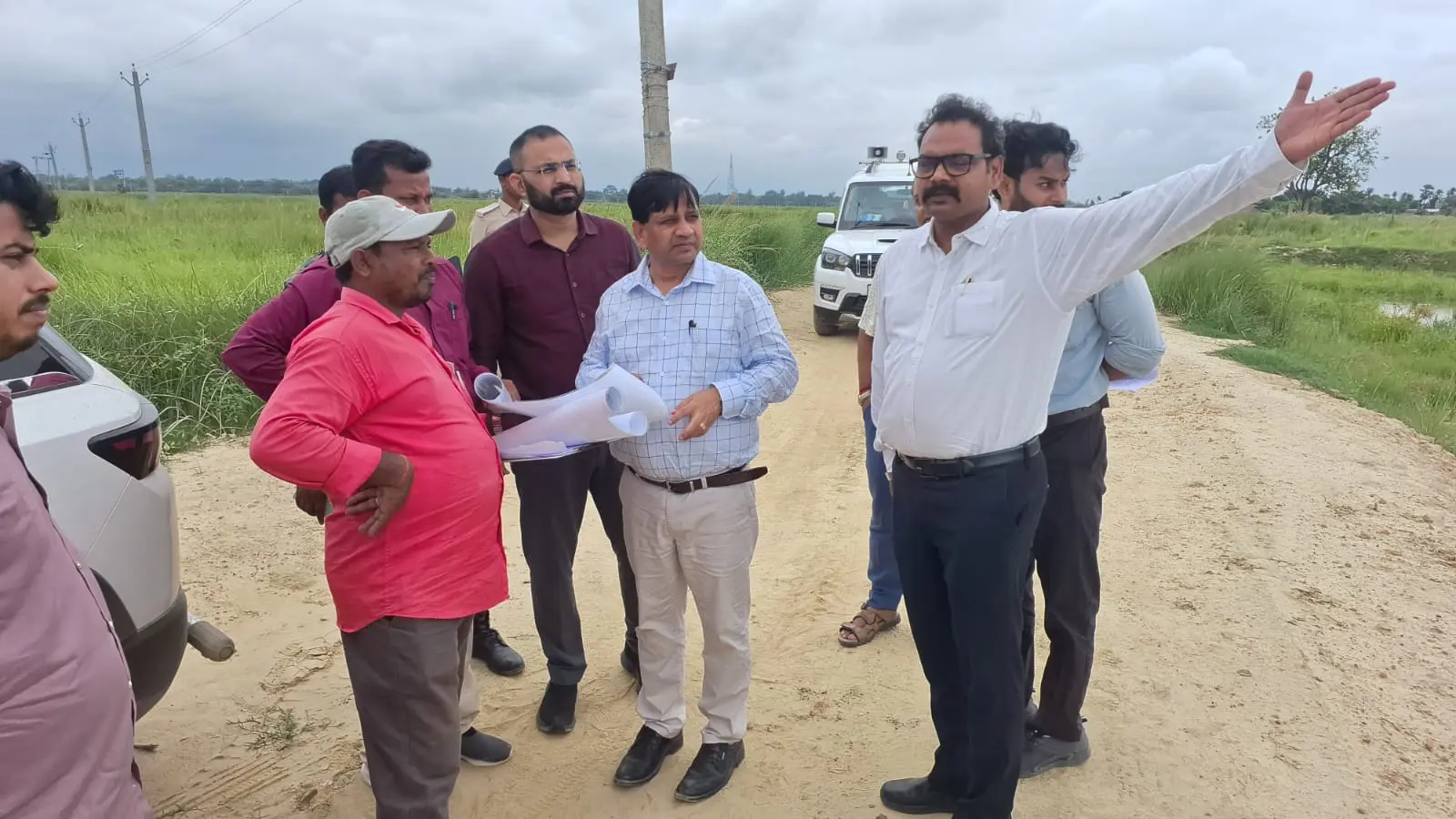 फोटो :-बेनीपट्टी के महमदपुर में सेनेटरी लैंडफिल के लिए चिन्हित जमीन का जायजा लेते नगर आयुक्त, एसडीएम व अन्य | Prabhat Khabar Network फोटो :-बेनीपट्टी के महमदपुर में सेनेटरी लैंडफिल के लिए चिन्हित जमीन का जायजा लेते नगर आयुक्त, एसडीएम व अन्य | Prabhat Khabar Network