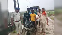 आरा : बबुरा पुलिस ने 80 लीटर महुआ शराब के साथ तस्कर को दबोचा, बाइक जब्त