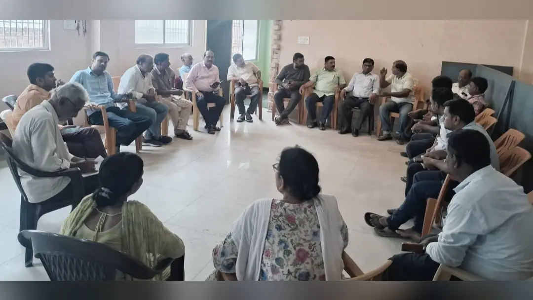 बरौनी में जिला के नीजी संचालकों की हुई बैठक | Prabhat Khabar Network बरौनी में जिला के नीजी संचालकों की हुई बैठक | Prabhat Khabar Network