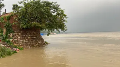 गंगा का जलस्तर बढ़ने से बढ़ी बाढ़ की आशंका, दियारा क्षेत्रों में फैलने लगा पानी
