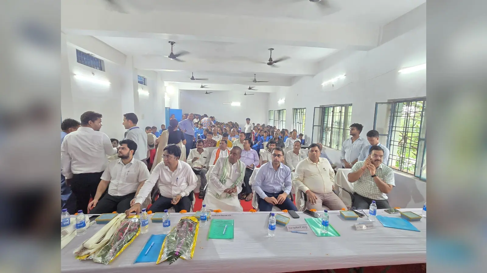 कोईलवर में आयोजित कार्यक्रम में जिलाधिकारी व अन्य | Prabhat Khabar Network कोईलवर में आयोजित कार्यक्रम में जिलाधिकारी व अन्य | Prabhat Khabar Network