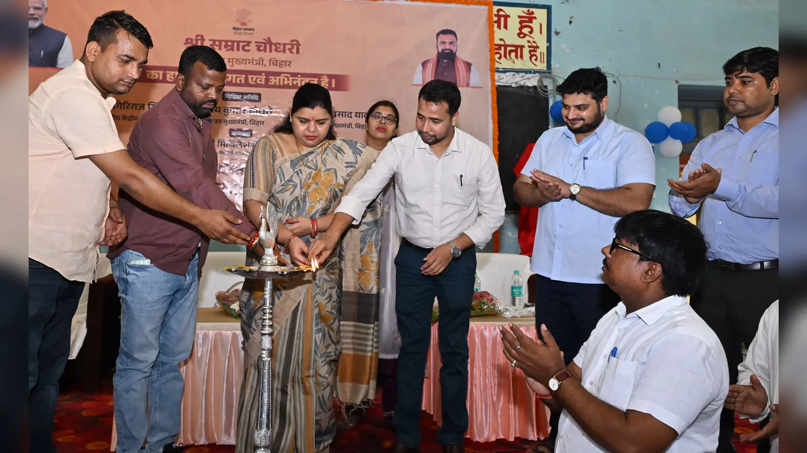 19 पूर्णिया 8- उद्घाटन करते महापौर, सांसद प्रतिनिधि एवं अन्य | Prabhat Khabar Network 19 पूर्णिया 8- उद्घाटन करते महापौर, सांसद प्रतिनिधि एवं अन्य | Prabhat Khabar Network