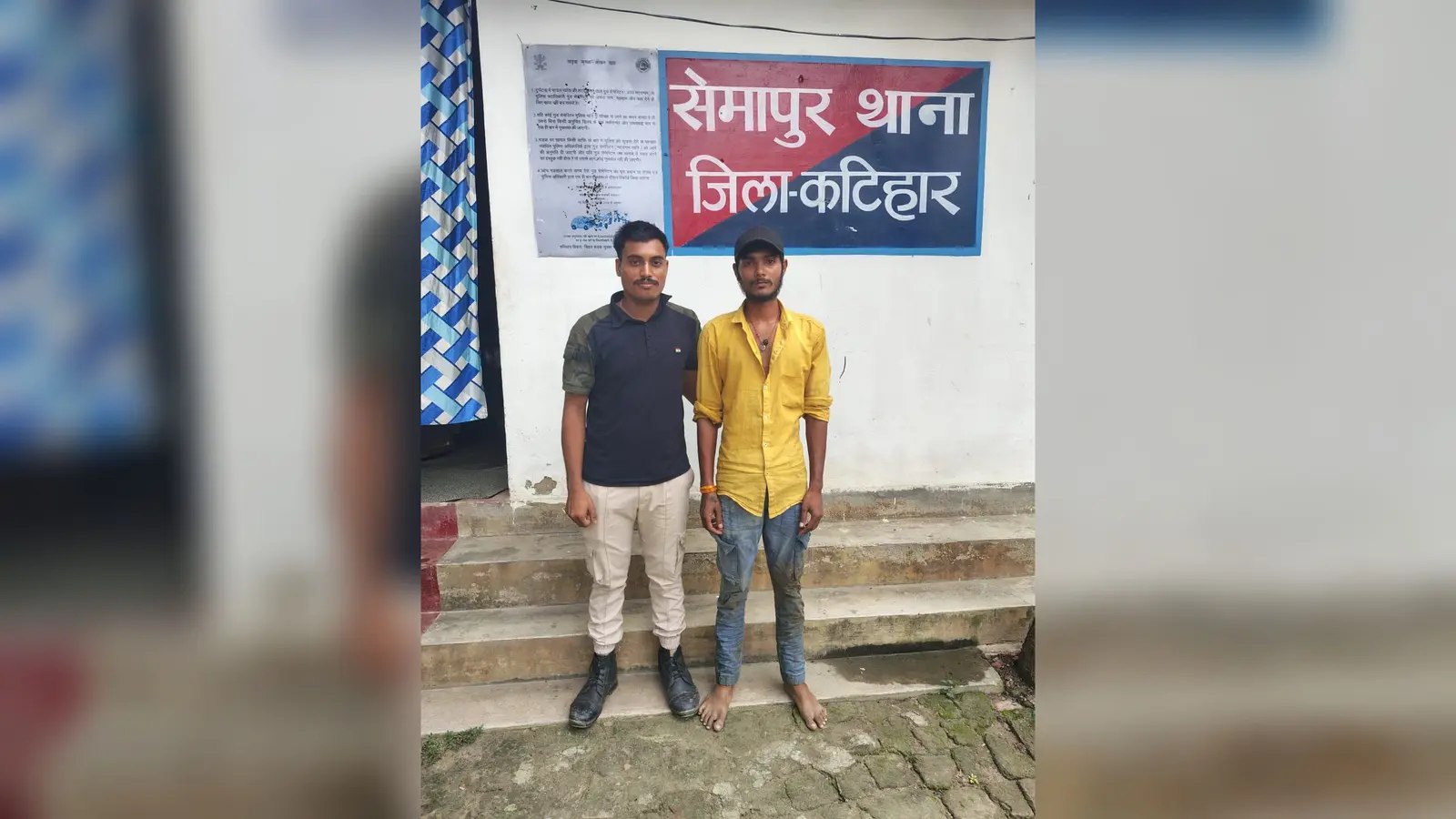 फोटो गिरफ्तार तस्कर मौजूद पुलिस | Prabhat Khabar Network फोटो गिरफ्तार तस्कर मौजूद पुलिस | Prabhat Khabar Network