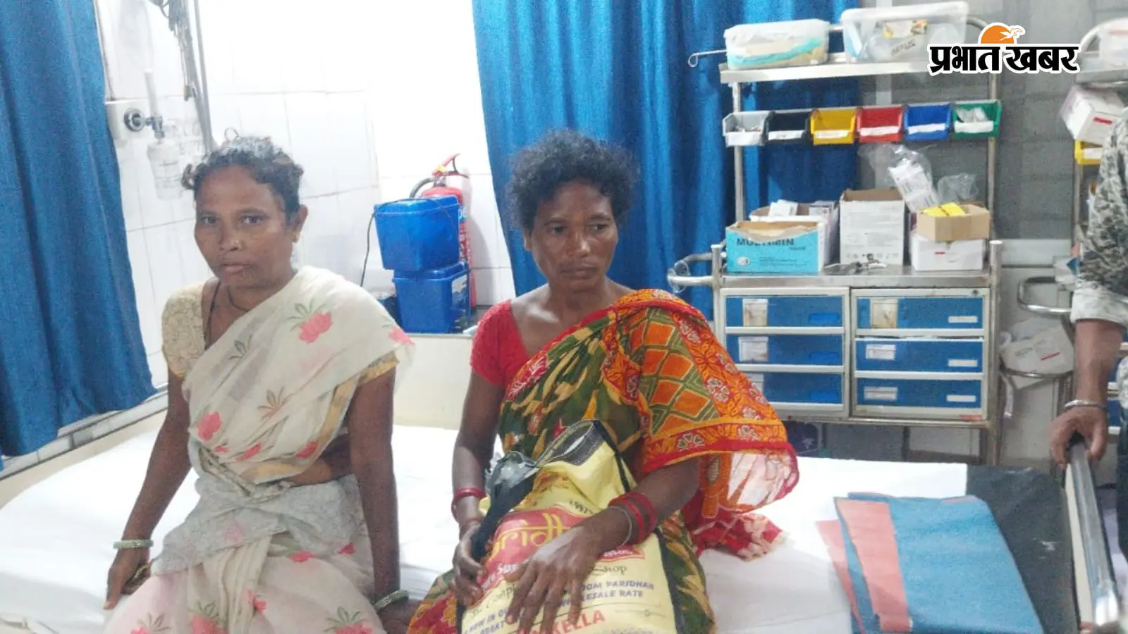 अस्पताल में मौजूद मरीजों के परिजन अस्पताल में मौजूद मरीजों के परिजन