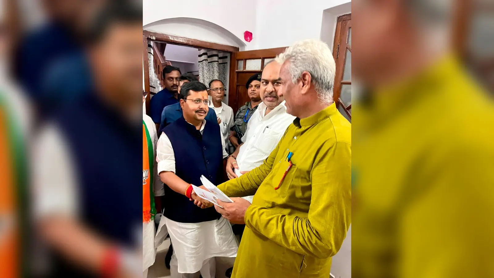 - फोटो- 74- भाजपा के राष्ट्रीय अध्यक्ष से मुलाकात करते डॉ अभय नाथ सिंह | Prabhat Khabar Network - फोटो- 74- भाजपा के राष्ट्रीय अध्यक्ष से मुलाकात करते डॉ अभय नाथ सिंह | Prabhat Khabar Network