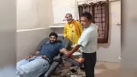 नवादा: 75 वर्षीय महिला के ऑपरेशन के लिए युवक ने किया रक्तदान, मानवता की मिसाल बने शौर्य प्रताप