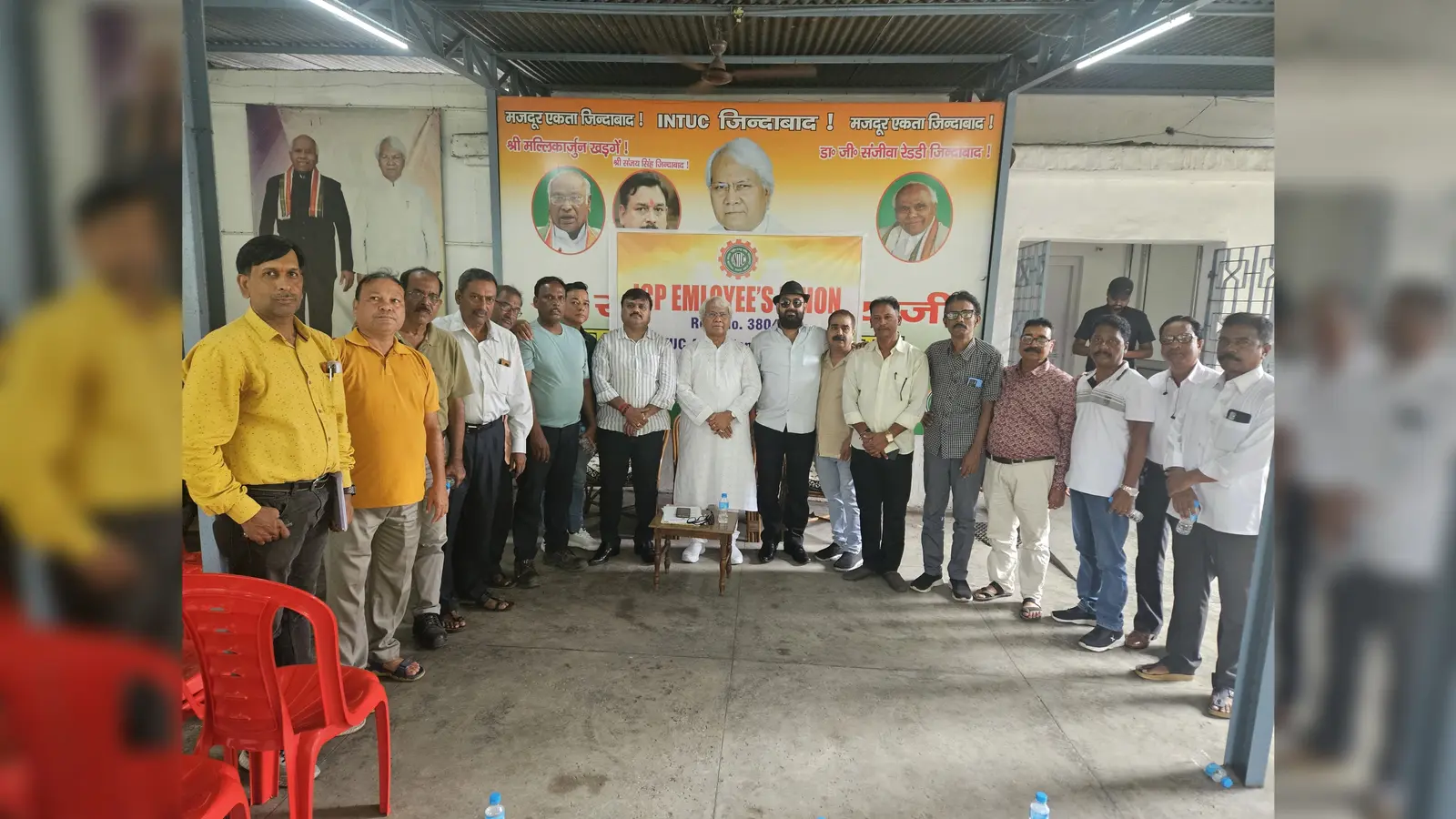 रविवार को बिष्टुपुर स्थित यूनियन कार्यालय में आयोजित वार्षिक आम सभा में मौजूद सदस्य | Prabhat Khabar Network रविवार को बिष्टुपुर स्थित यूनियन कार्यालय में आयोजित वार्षिक आम सभा में मौजूद सदस्य | Prabhat Khabar Network