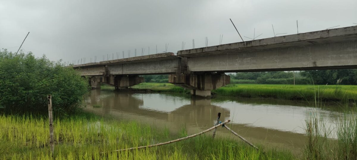 कोसी का जलस्तर बढ़ते ही 7 पंचायतों में बढ़ा संकट, सड़कें बनीं नदी, कमर तक पानी में चलने को मजबूर लोग 3 1A6967F7 0B71 47Fd B9Fa 21B9A8Cb731F