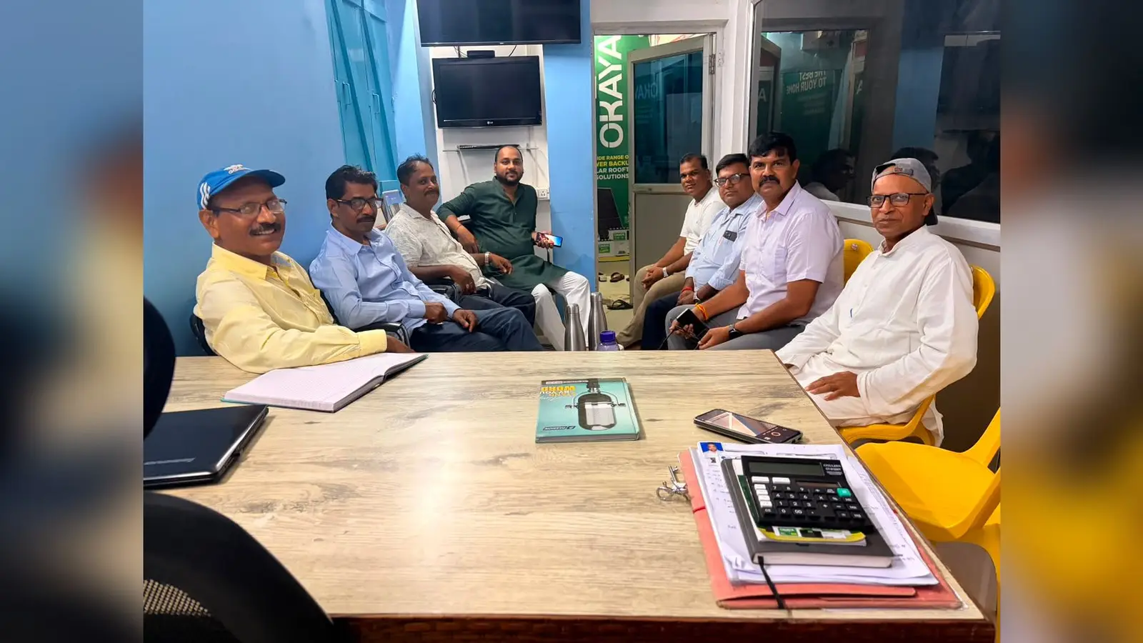 बैठक में उपस्थित संस्थान के सदस्य | Prabhat Khabar Network बैठक में उपस्थित संस्थान के सदस्य | Prabhat Khabar Network