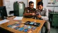 21 ATM कार्ड, 4 मोबाइल और पाकिस्तानी नंबर से चैट, बेतिया में पुलिस के हाथ लगा साइबर ठगी का बड़ा सुराग