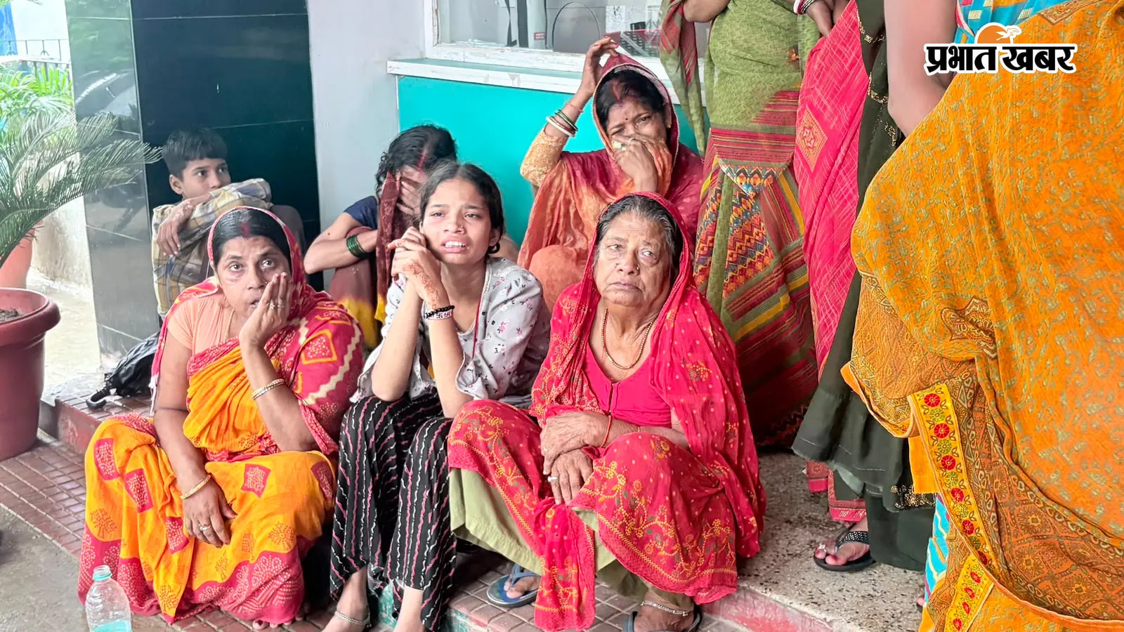 पटना से घर लौट रही ANM छात्रा की लखीसराय स्टेशन पर मौत, परिवार में मचा कोहरामसिर में गंभीर चोट लगने से गई जान पटना से घर लौट रही ANM छात्रा की लखीसराय स्टेशन पर मौत, परिवार में मचा कोहरामसिर में गंभीर चोट लगने से गई जान