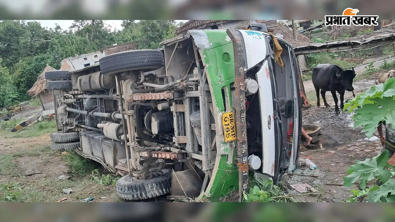 तरैया के गंडार गांव में मुख्य सड़क पर बने ब्रेकर बना जानलेवा,अबतक ब्रेकर पर हुई हादसे में आधा दर्जन की हो चुकी है मौत<bha>@</bha> तरैया - मसरख स्टेट हाइवे मुख्य सड़क पर गंडार गांव स्थित घुमावदार सड़क पर 100 गज की दूरी पर दो ब्रेकर बना हुआ है<bha>@</bha> अनियंत्रित बस पलटने से हुई एक बराती की मौत,पुलिस ने शव को पोस्टमार्टम के लिए भेजा तरैया के गंडार गांव में मुख्य सड़क पर बने ब्रेकर बना जानलेवा,अबतक ब्रेकर पर हुई हादसे में आधा दर्जन की हो चुकी है मौत<bha>@</bha> तरैया - मसरख स्टेट हाइवे मुख्य सड़क पर गंडार गांव स्थित घुमावदार सड़क पर 100 गज की दूरी पर दो ब्रेकर बना हुआ है<bha>@</bha> अनियंत्रित बस पलटने से हुई एक बराती की मौत,पुलिस ने शव को पोस्टमार्टम के लिए भेजा