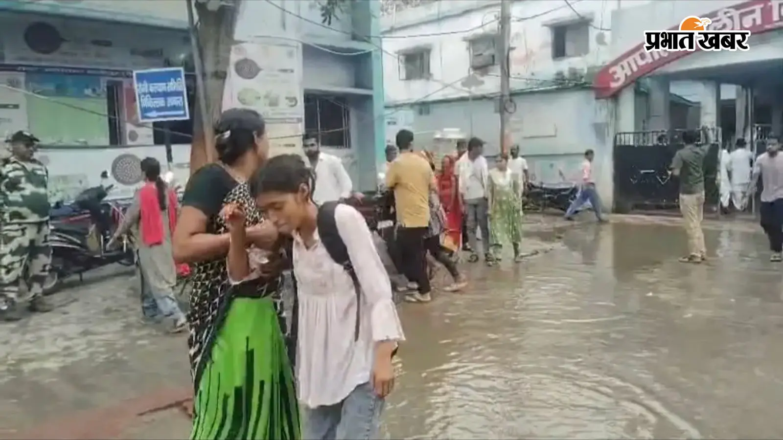 हाजीपुर-महुआ मार्ग पर दर्दनाक हादसा अज्ञात वाहन की ठोकर से व्यक्ति की मौत हाजीपुर-महुआ मार्ग पर दर्दनाक हादसा अज्ञात वाहन की ठोकर से व्यक्ति की मौत