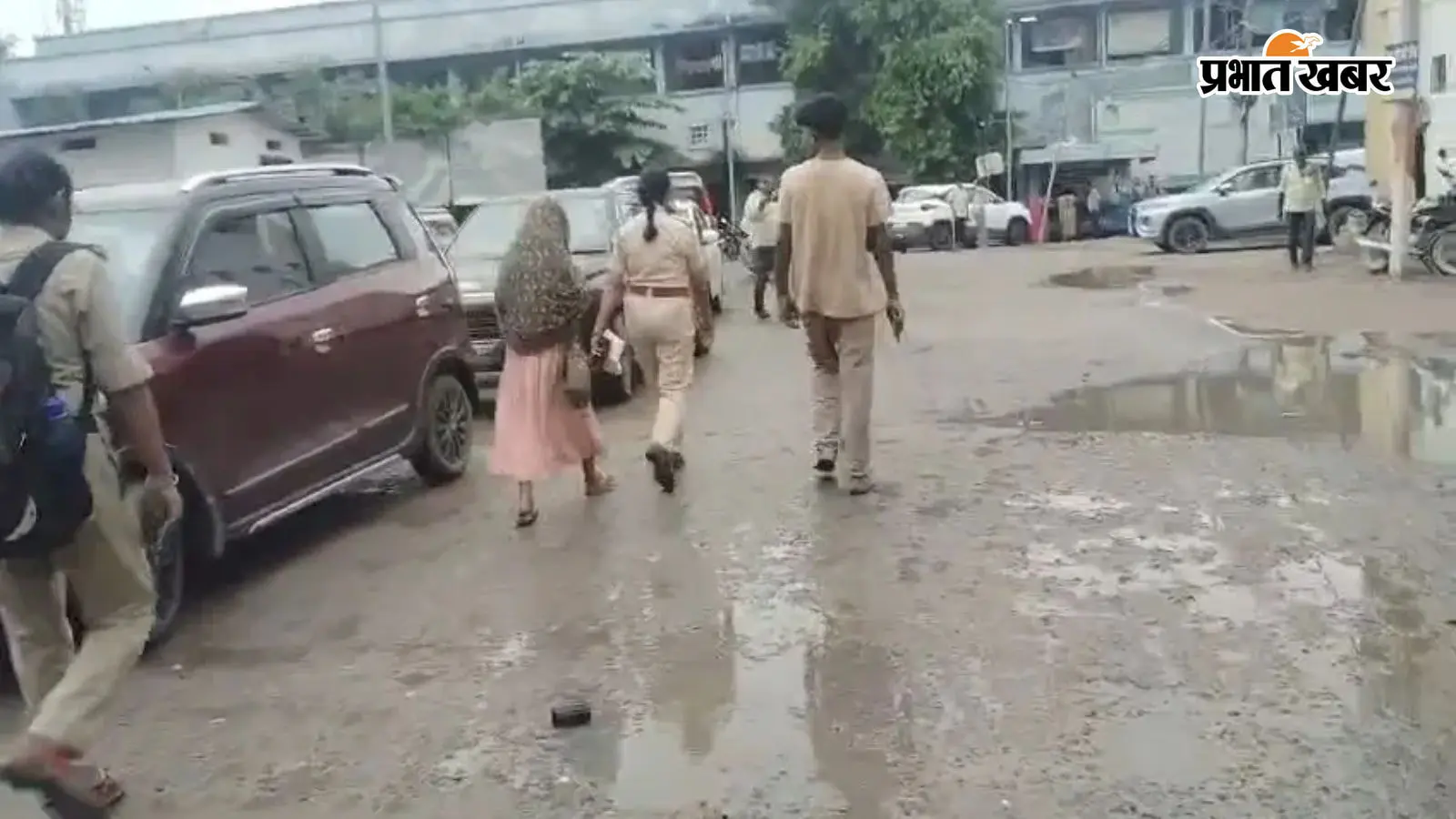 नाबालिग लड़की के साथ दुष्कर्म का मामला आया सामने नाबालिग लड़की के साथ दुष्कर्म का मामला आया सामने