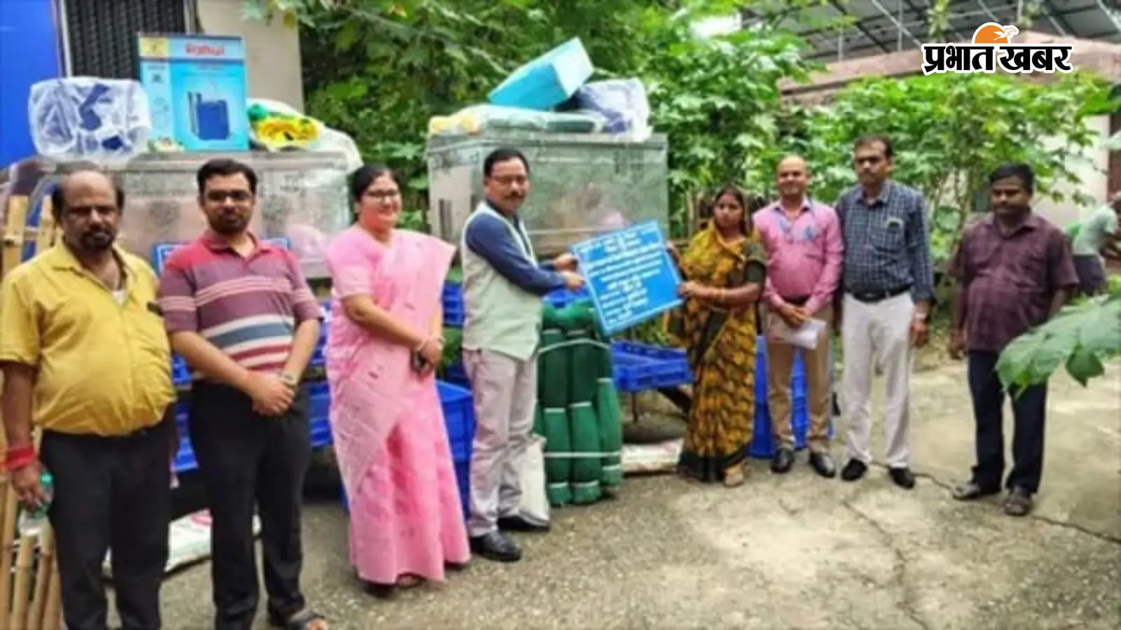 बेगूसराय में एरी रेशम उत्पादन बढ़ाने पर किसान संगोष्ठी,बीजपालकों को मिले उपकरण बेगूसराय में एरी रेशम उत्पादन बढ़ाने पर किसान संगोष्ठी,बीजपालकों को मिले उपकरण