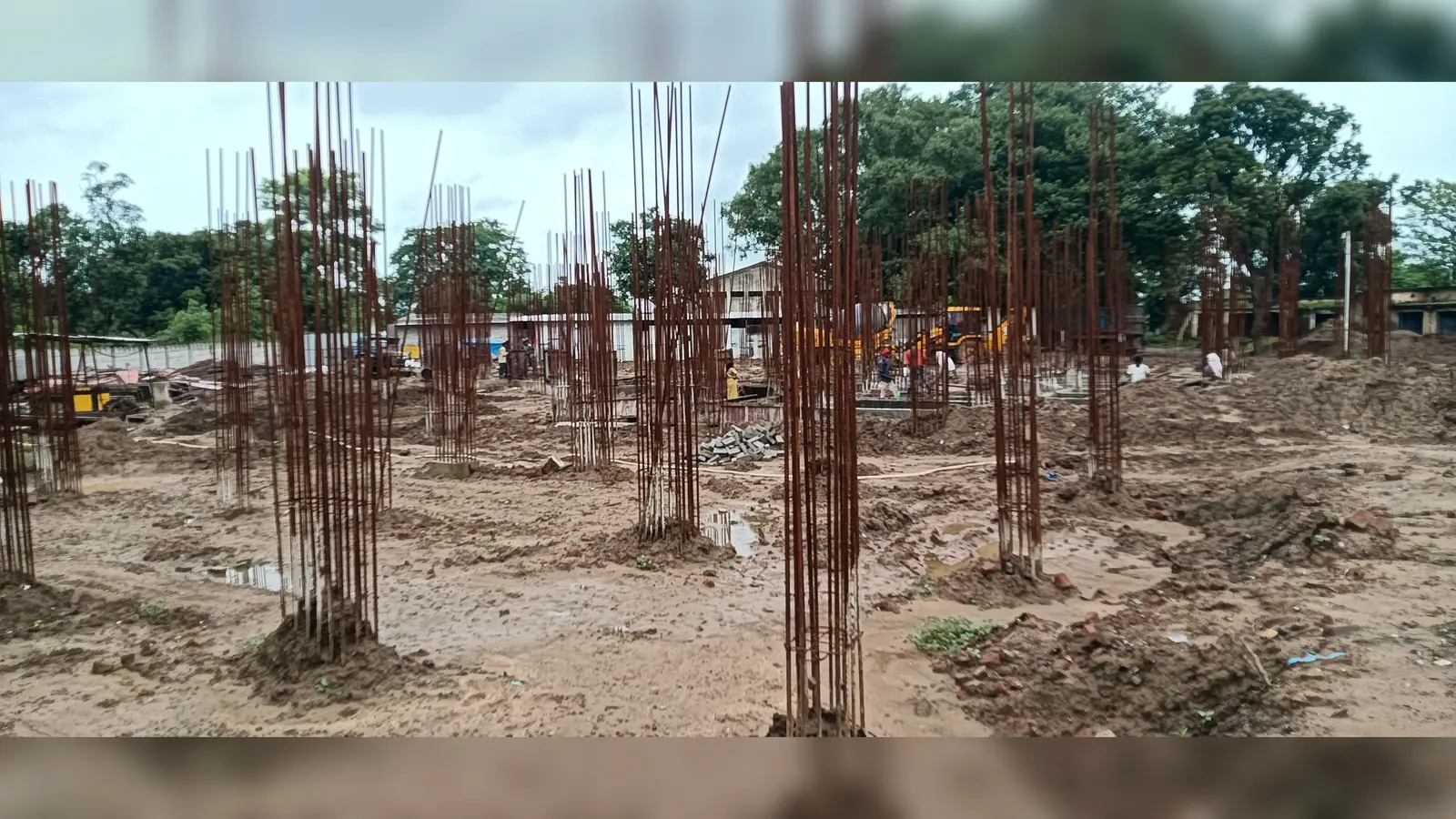 निर्माणाधीन भवन एवं पूर्व जिला परिषद सदस्य सह राजद.नेता ने उठाया निर्माण कार्य पर सवाल | Prabhat Khabar Network निर्माणाधीन भवन एवं पूर्व जिला परिषद सदस्य सह राजद.नेता ने उठाया निर्माण कार्य पर सवाल | Prabhat Khabar Network